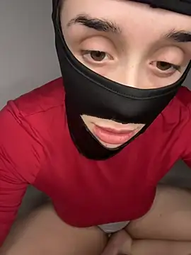 Snapshot of Mishelxxx2 chatting on February 7, 9:40 pm Mishelxxx2 online show from February 7, 9:40 pm