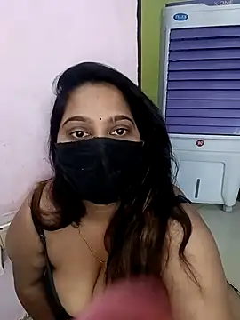 Snapshot of Aliya_Hott chatting on May 3, 6:19 am Aliya Hott online show from May 3, 6:19 am
