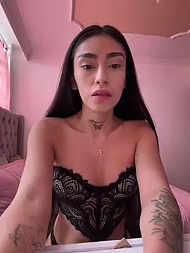 Bonny Eva online show from April 18, 6:45 pm