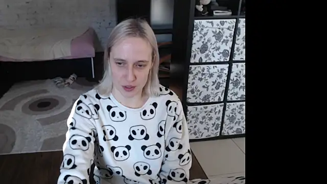 Snapshot of Your_guilty_pleasure1 chatting on February 18, 9:16 am Your guilty pleasure1 online show from February 18, 9:16 am