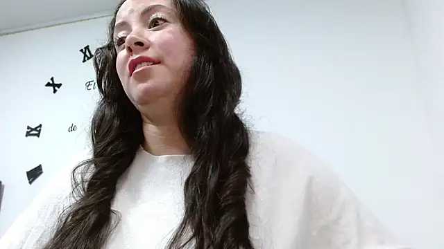 Snapshot of ElaMurray02 chatting on February 3, 1:27 pm ElaMurray02 online show from February 3, 1:27 pm