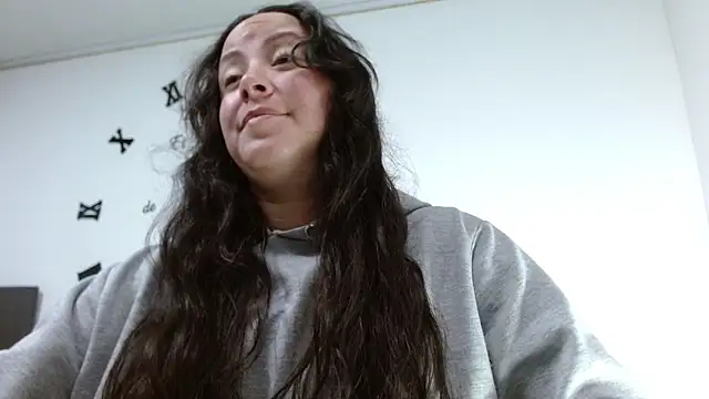 Snapshot of ElaMurray02 chatting on February 4, 1:17 pm ElaMurray02 online show from February 4, 1:17 pm