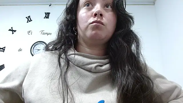 Snapshot of ElaMurray02 chatting on February 13, 3:41 pm ElaMurray02 online show from February 13, 3:41 pm