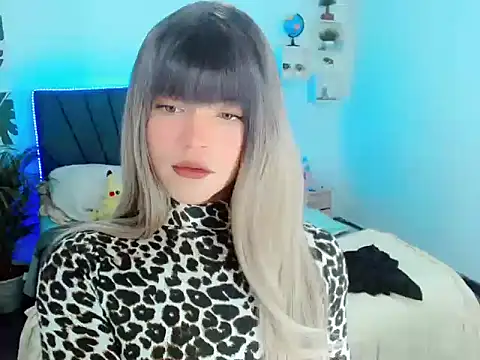 ZoeSchmmit online show from June 27, 7:41 pm