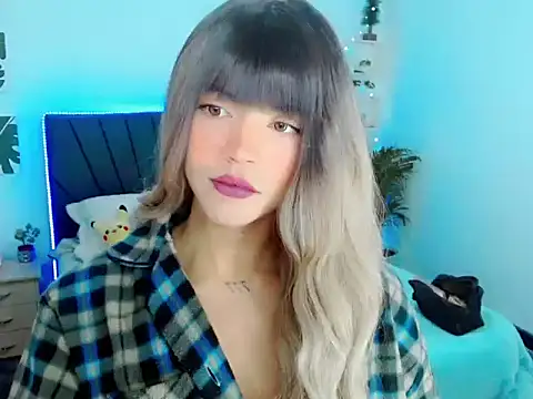 ZoeSchmmit online show from July 25, 2:47 pm