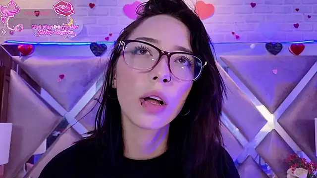 Snapshot of HarperrWest chatting on February 28, 8:43 pm HarperrWest online show from February 28, 8:43 pm