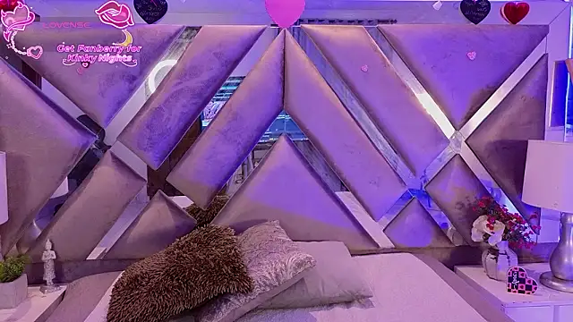 Snapshot of HarperrWest chatting on March 3, 8:37 pm HarperrWest online show from March 3, 8:37 pm