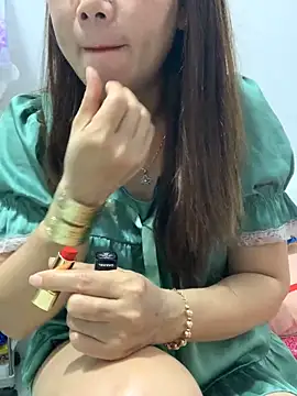 Snapshot of Baby-lovely69 chatting on February 7, 11:41 pm Baby-lovely69 online show from February 7, 11:41 pm