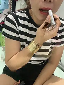 Snapshot of Baby-lovely69 chatting on February 23, 1:03 am Baby-lovely69 online show from February 23, 1:03 am