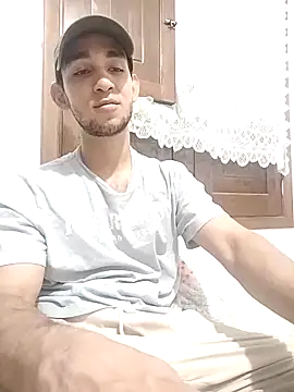 Snapshot of UmamiPorcus chatting on February 27, 7:36 pm UmamiPorcus online show from February 27, 7:36 pm