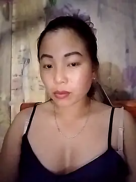 Ella-aa online show from March 23, 1:37 pm