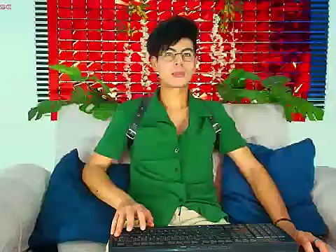 Snapshot of ThiiagoSaeenz chatting on February 13, 3:08 pm ThiiagoSaeenz online show from February 13, 3:08 pm