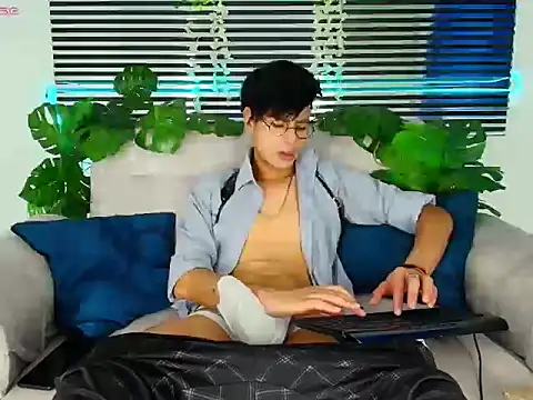 Snapshot of ThiiagoSaeenz chatting on March 4, 3:51 pm ThiiagoSaeenz online show from March 4, 3:51 pm