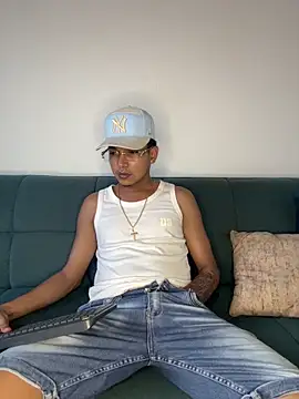 paulhot11 online show from April 12, 10:26 pm