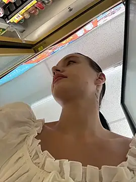 MiaTee online show from April 17, 2:03 am