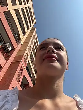 MiaTee online show from April 18, 2:15 am