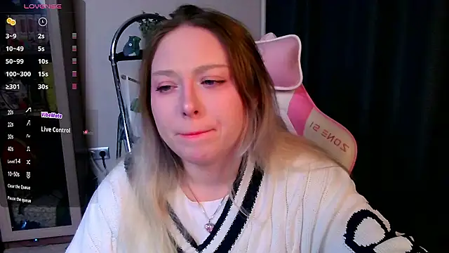 Emiliaaah online show from February 17, 8:15 pm