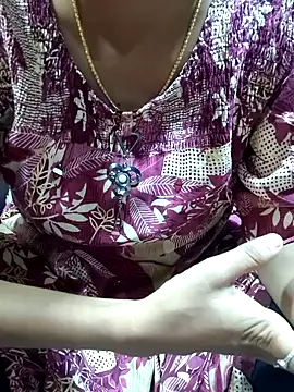 Snapshot of call_me_rani143 chatting on February 15, 1:41 pm call me rani143 online show from February 15, 1:41 pm