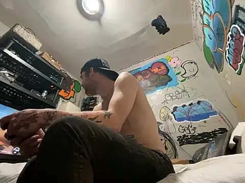 Snapshot of gothboiplzty chatting on February 20, 9:10 am gothboiplzty online show from February 20, 9:10 am