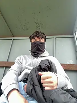 Snapshot of leoooooo88888 chatting on March 31, 10:37 am leoooooo88888 online show from March 31, 10:37 am