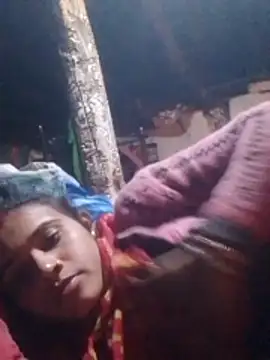 Snapshot of Faltu_Ladki chatting on February 1, 1:53 pm Faltu Ladki online show from February 1, 1:53 pm