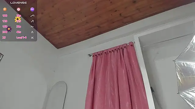 luna velveth online show from April 10, 10:31 am