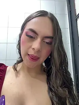 Snapshot of Annie_bonnie_ chatting on July 9, 11:47 am Annie bonnie online show from July 9, 11:47 am