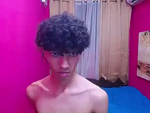 Snapshot of bigcock_twinks chatting on February 19, 4:52 am bigcock twinks online show from February 19, 4:52 am