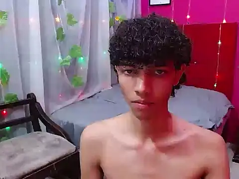 Snapshot of bigcock_twinks chatting on February 21, 4:57 am bigcock twinks online show from February 21, 4:57 am