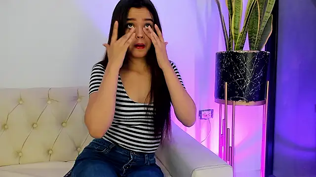 Snapshot of liorah_wolf chatting on February 13, 7:54 pm liorah wolf online show from February 13, 7:54 pm