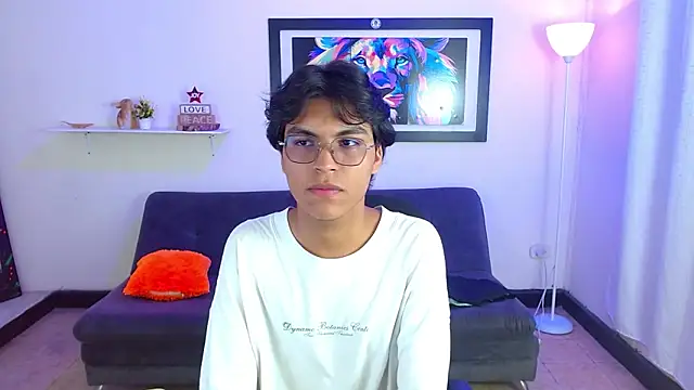 Snapshot of Maecum18 chatting on March 4, 8:26 pm Maecum18 online show from March 4, 8:26 pm