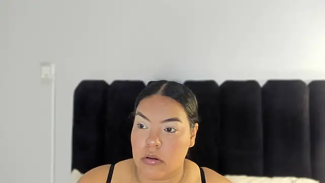 Snapshot of Amaranoir- chatting on February 19, 4:08 am Amaranoir- online show from February 19, 4:08 am