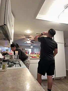 Snapshot of Skizm1986 chatting on February 15, 11:56 pm Skizm1986 online show from February 15, 11:56 pm