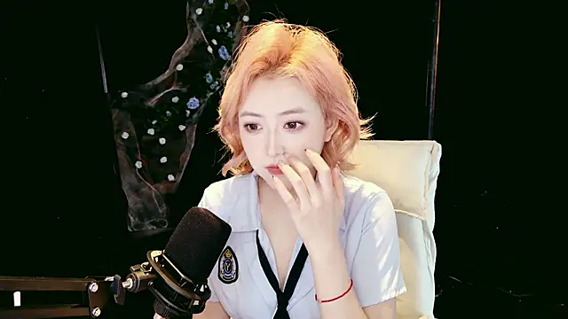 Snapshot of Lady-Mia777 chatting on February 3, 2:53 am Lady-Mia777 online show from February 3, 2:53 am