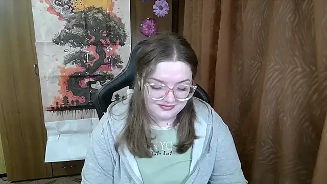 Teasing Dora online show from April 7, 11:15 pm