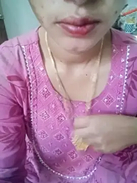 Snapshot of khushi_rawat chatting on February 7, 2:37 am khushi rawat online show from February 7, 2:37 am