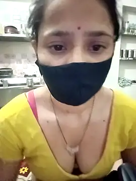 Snapshot of khushi_rawat chatting on February 23, 6:05 pm khushi rawat online show from February 23, 6:05 pm