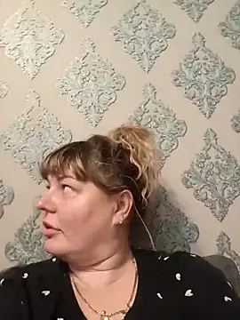 Snapshot of KristinaLowq chatting on April 4, 4:04 pm KristinaLowq online show from April 4, 4:04 pm