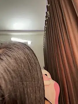 wang1472581 online show from February 12, 8:20 am