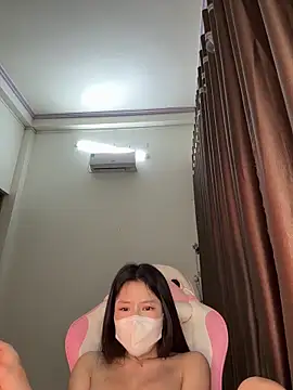 wang1472581 online show from March 10, 9:47 am