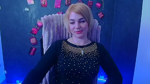 CuttieEmma online show from May 4, 12:01 pm