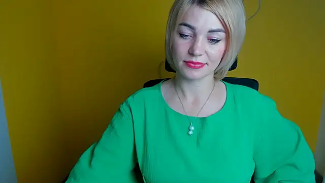 Snapshot of CuttieEmma chatting on July 29, 11:52 am CuttieEmma online show from July 29, 11:52 am