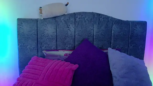 Kennya Rodriguez online show from June 14, 6:04 am