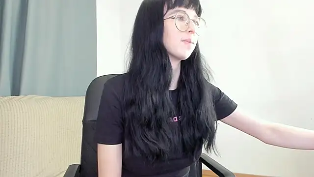 CosmicGleam online show from April 22, 9:05 pm