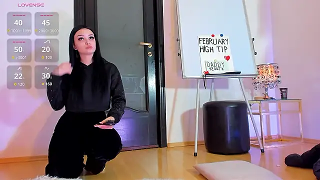 Snapshot of Peanaughty chatting on February 26, 8:24 am Peanaughty online show from February 26, 8:24 am