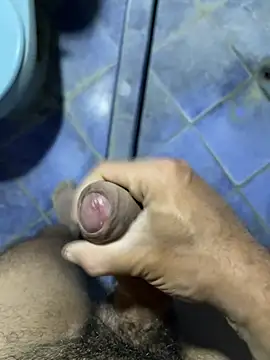 Snapshot of alrricmo chatting on February 5, 1:54 am alrricmo online show from February 5, 1:54 am