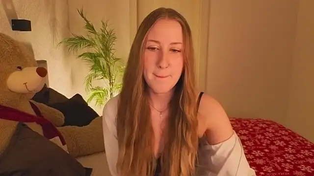 CassieReborn online show from February 7, 9:18 pm