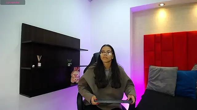 Snapshot of Luna_Millers chatting on February 3, 3:48 am Luna Millers online show from February 3, 3:48 am