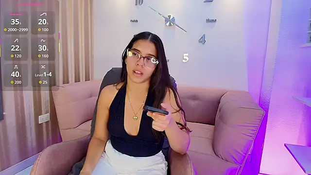 Snapshot of Luna_Millers chatting on February 13, 3:46 am Luna Millers online show from February 13, 3:46 am