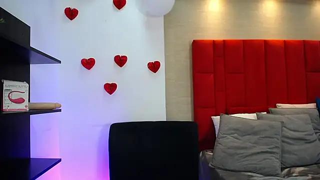 Snapshot of Luna_Millers chatting on March 2, 4:25 am Luna Millers online show from March 2, 4:25 am